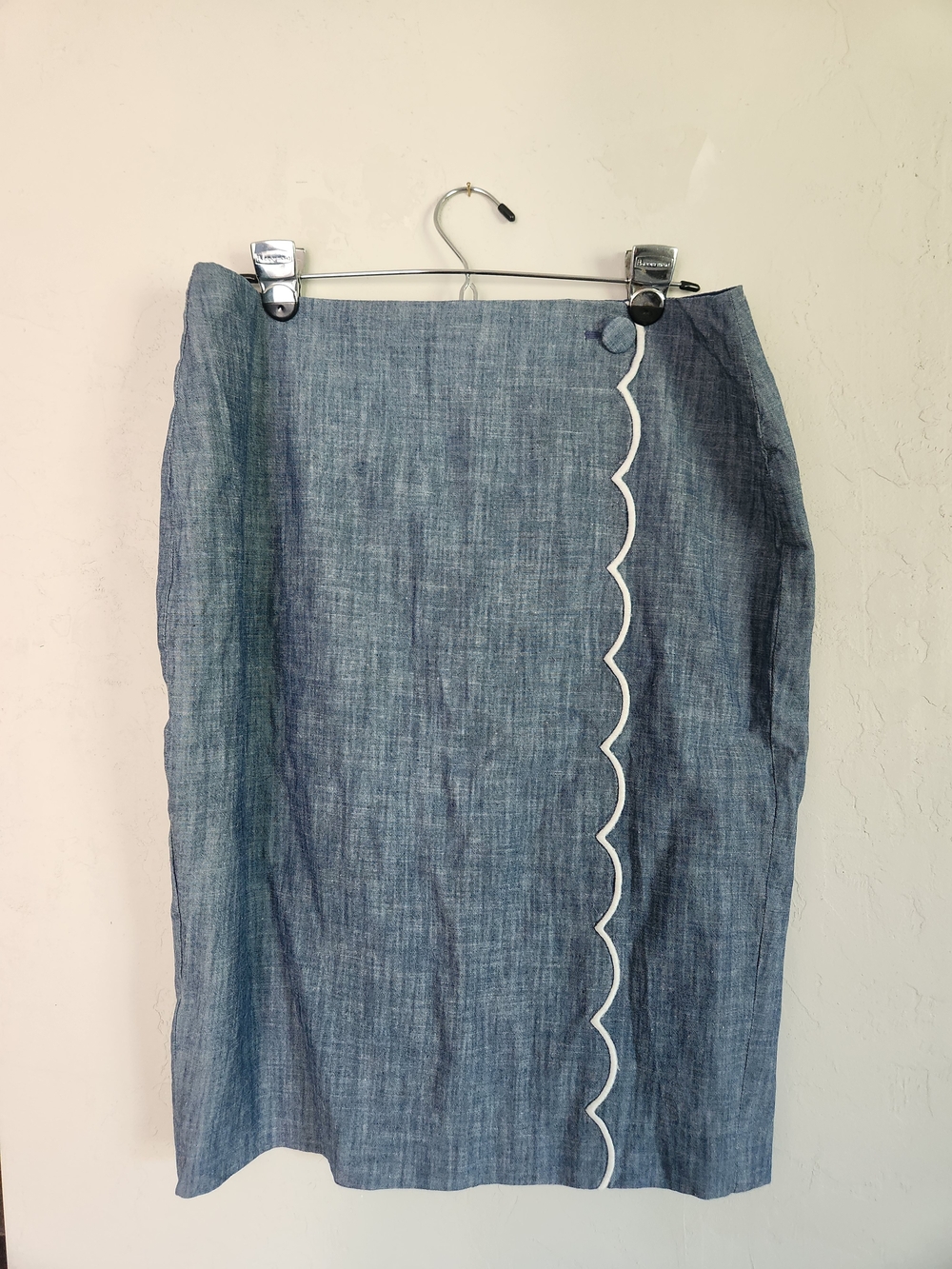 NWT Light Blue Chambray Scallop-Trim Pencil Skirt Teacher